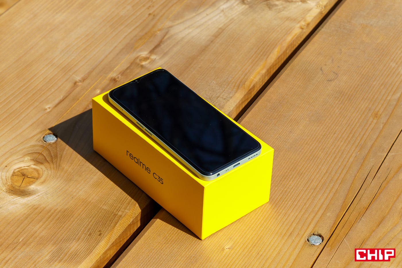 realme C35