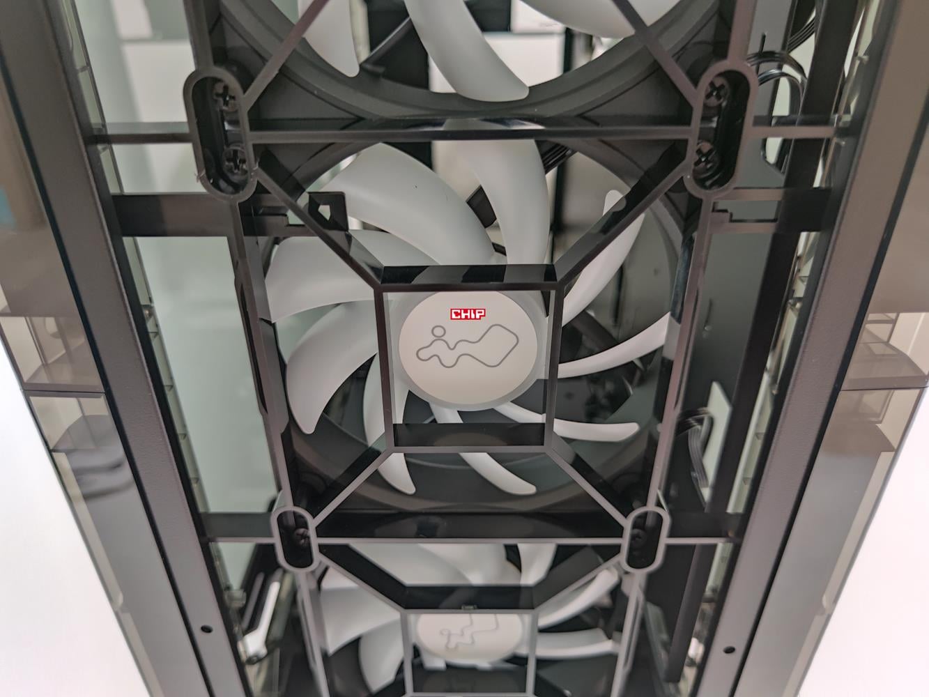 test InWin Airforce, recenzja InWin Airforce, opinia InWin Airforce