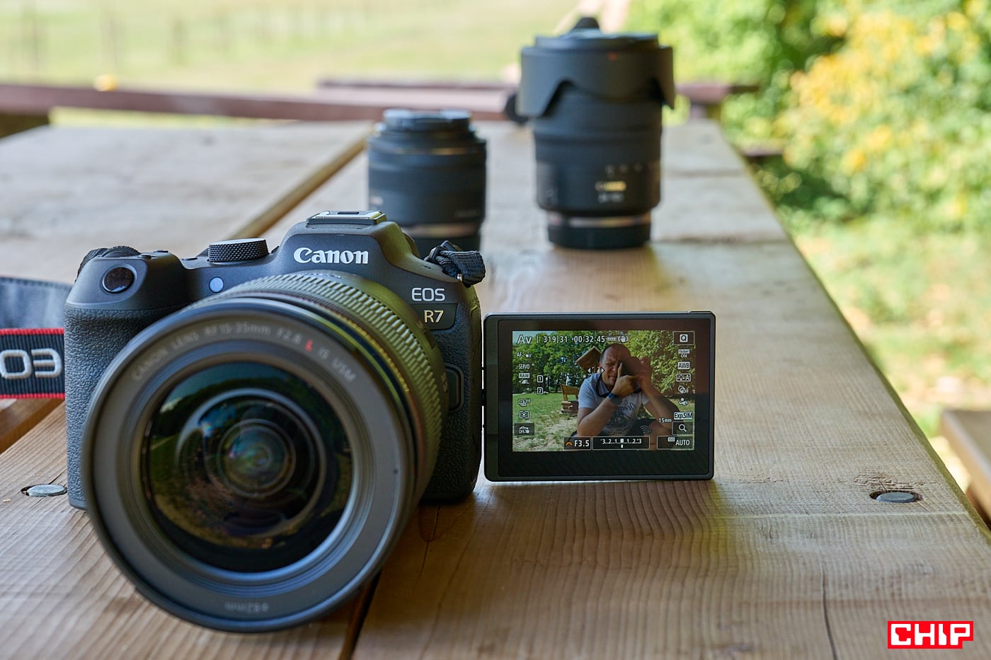Canon EOS R7