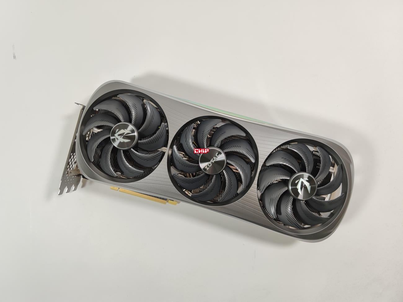 test ZOTAC GeForce RTX 4070 Ti AMP Extreme AIRO, recenzja ZOTAC GeForce RTX 4070 Ti AMP Extreme AIRO, opinia ZOTAC GeForce RTX 4070 Ti AMP Extreme AIRO