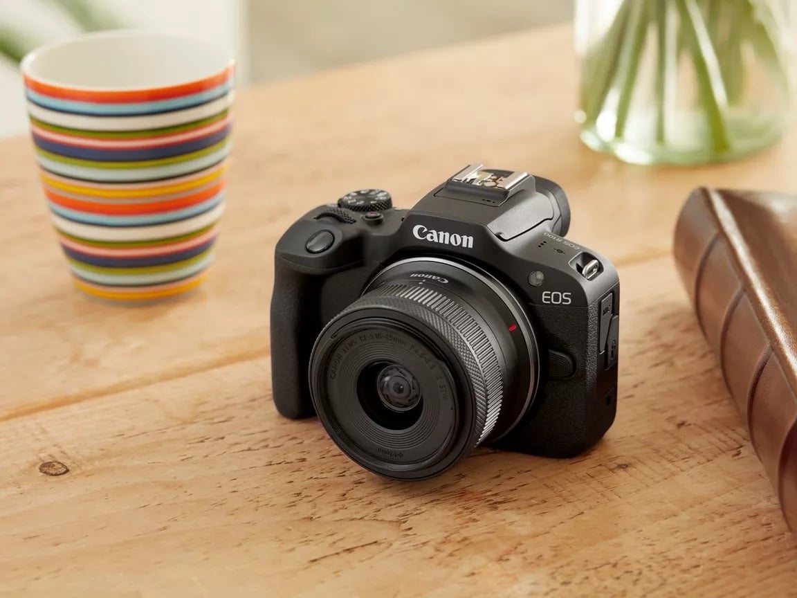 Canon EOS R100