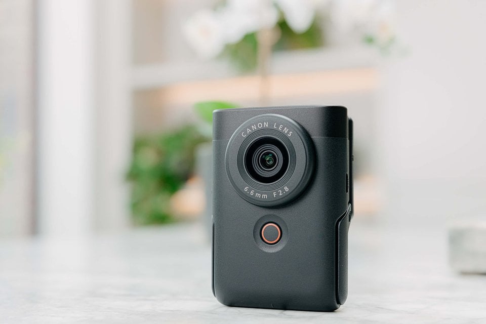 Canon PowerShot V10