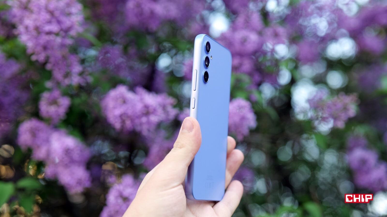 Samsung Galaxy A34 5G z boku