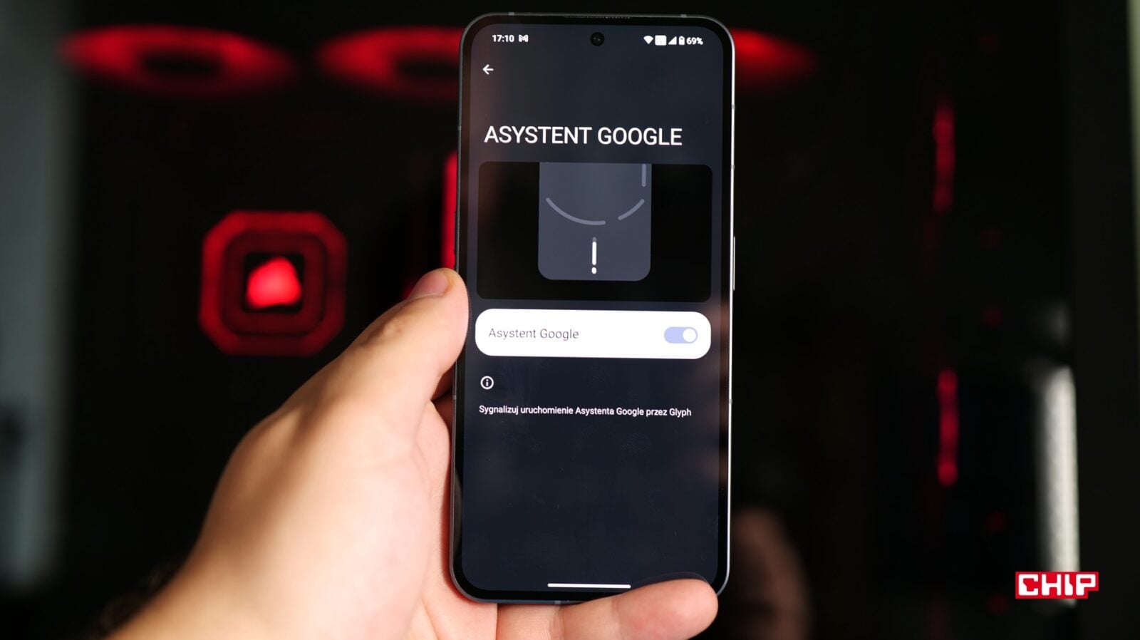 Podświetlenie Glyph podczas rozmowy z Asystentem Google