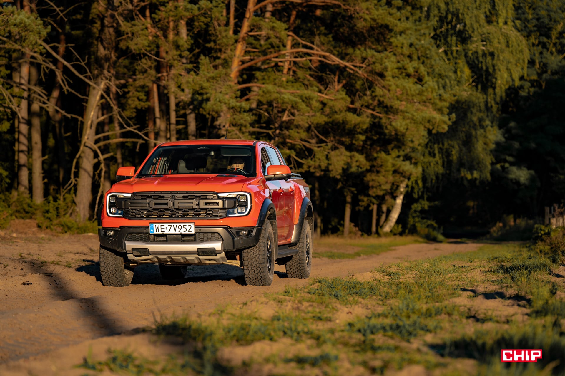 Test Ford Ranger Raptor. Bestia w terenie i postrach ulic w mieście