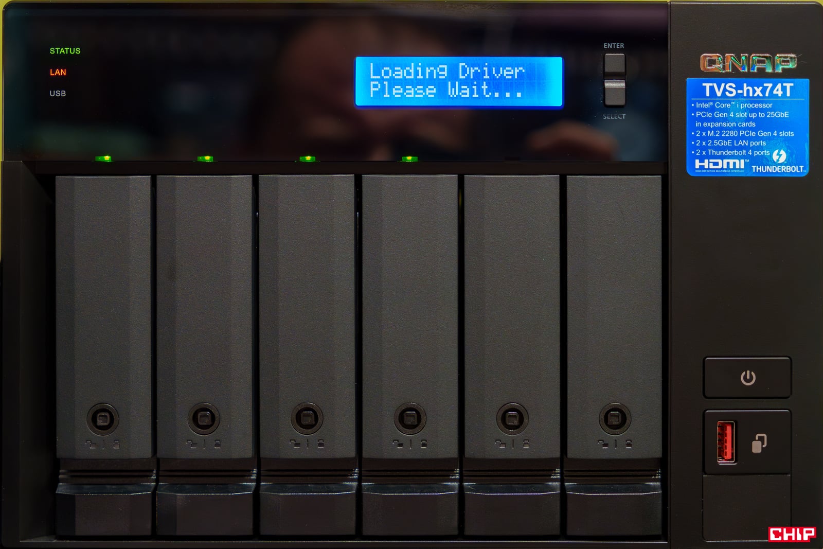 NAS QNAP TVS-h674T