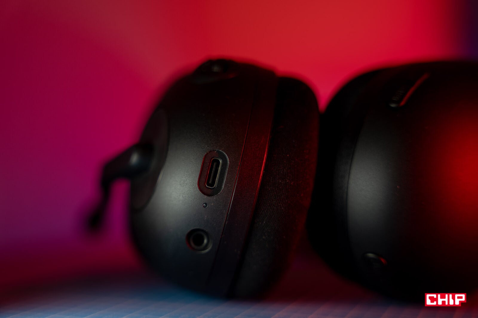 Port USB-C oraz przełącznik