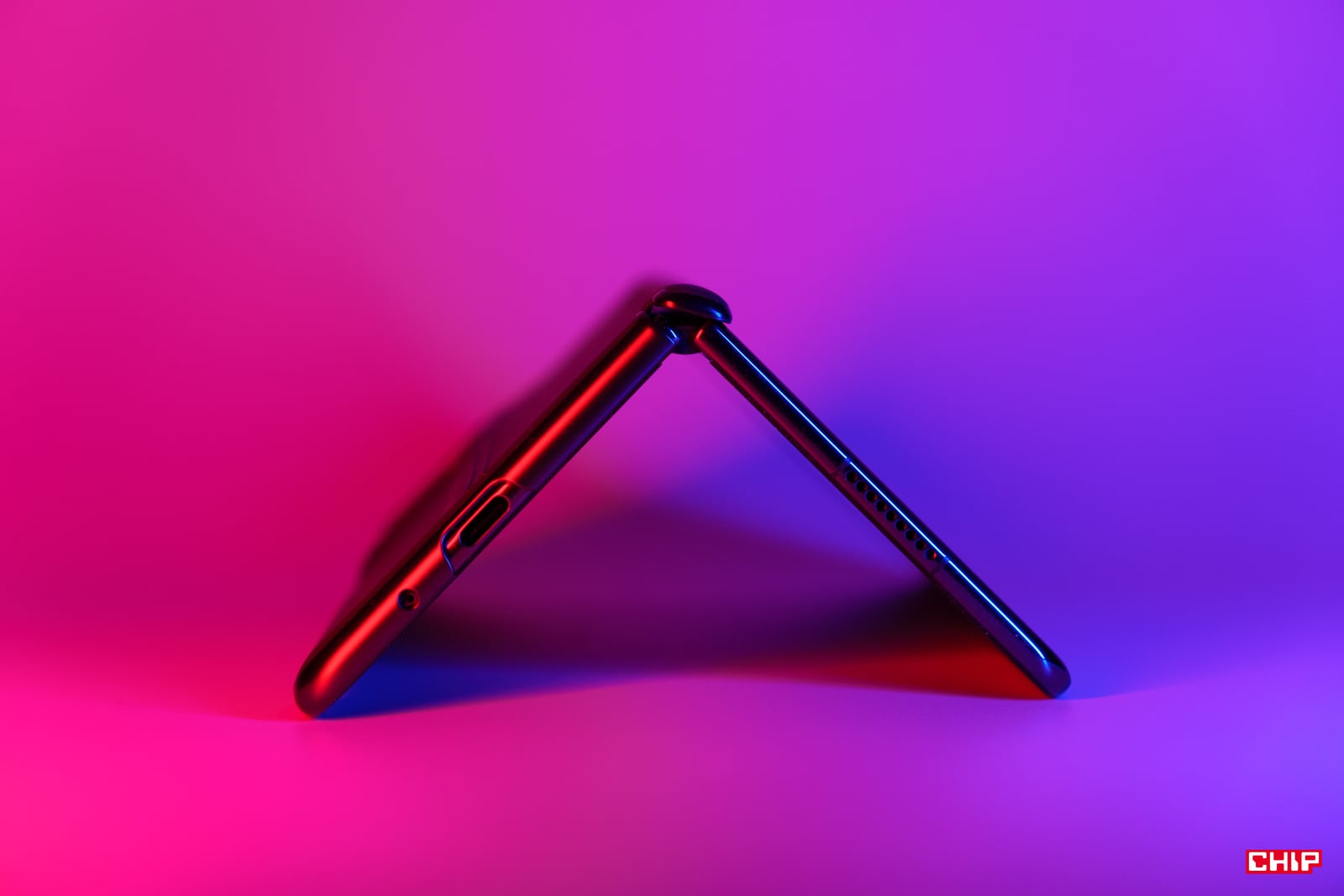 Honor Magic V2