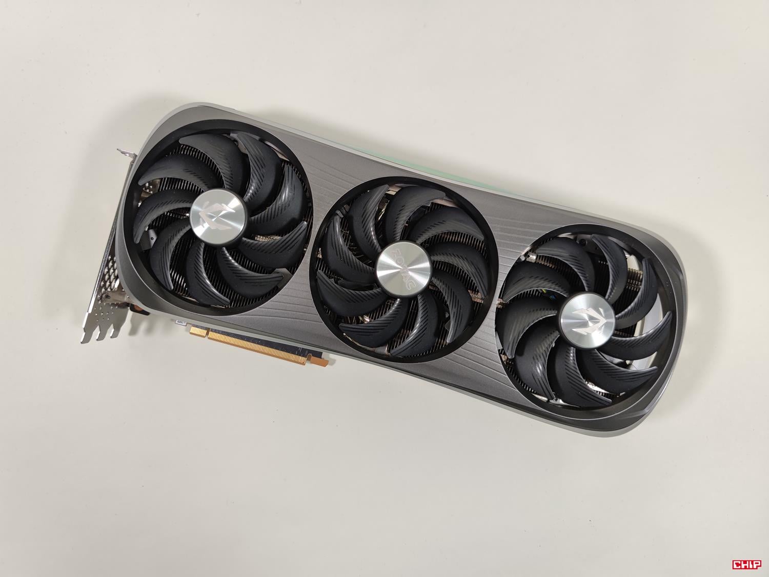test ZOTAC GeForce RTX 4080 SUPER AMP Extreme AIRO, recenzja ZOTAC GeForce RTX 4080 SUPER AMP Extreme AIRO, opinia ZOTAC GeForce RTX 4080 SUPER AMP Extreme AIRO