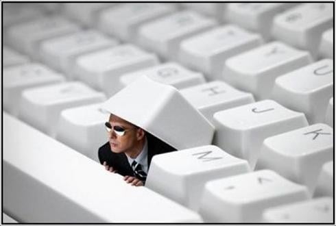 Służby specjalne zatrudniały skazanego hakera