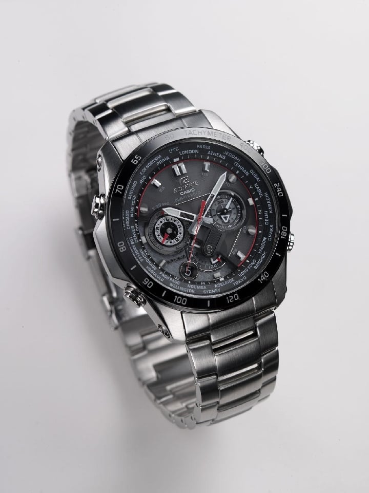 Dwuwarstwowa, trójwymiarowa tarcza w nowym CASIO EDIFICE