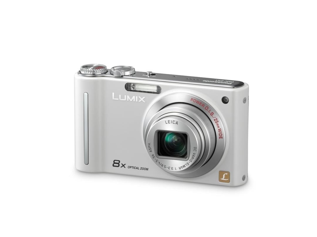 Smukły kompakt ze stabilizacją obrazu i dużym zoomem