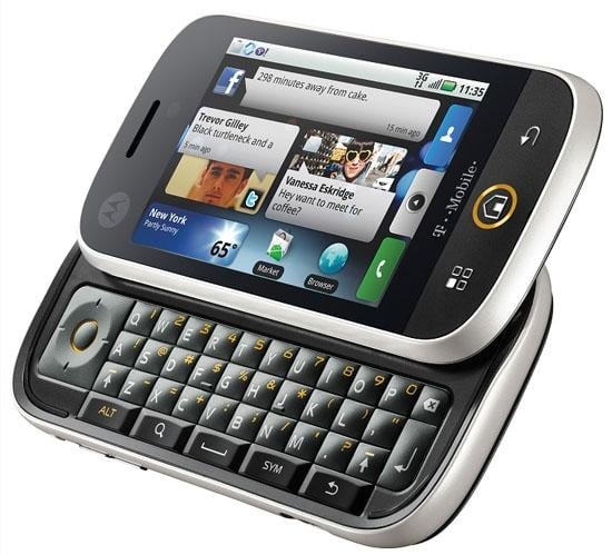 Smartfon Motoroli z Androidem na pokładzie