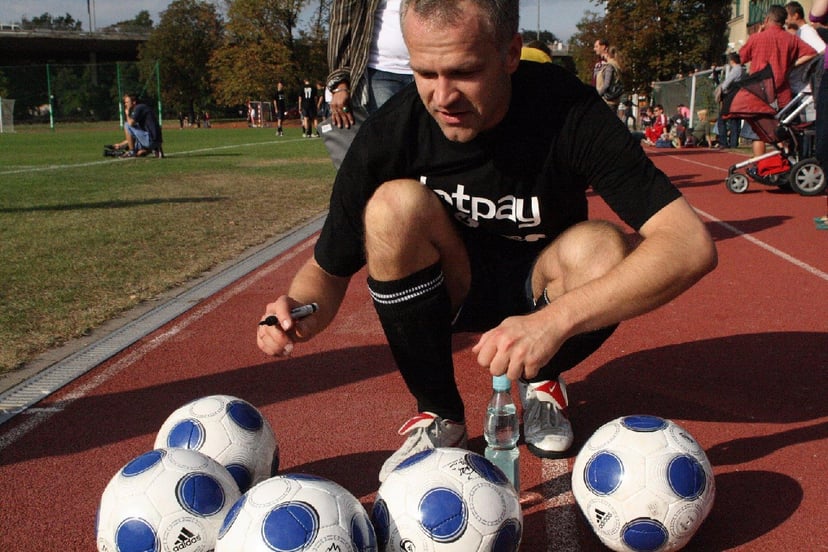 Internauci i artyści wykopali 14 tysięcy złotych