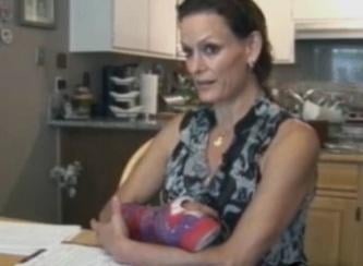 Kobieta dzwoni do techników Della, aby znaleźli jej nagie zdjęcia. Zdjęcia trafiają do Internetu…