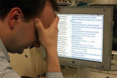 Miał pójść siedzieć, bo czytał e-maile swojej żony