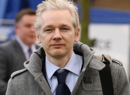 Facebook to “przerażająca maszyna szpiegowska”