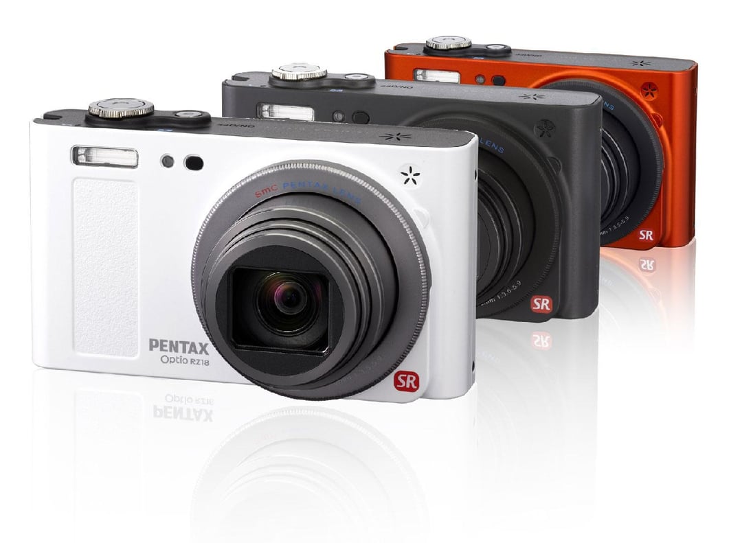 Lekki, cyfrowy aparat kompaktowy z 18-krotnym zoomem optycznym