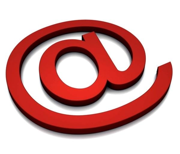 Poznaj historię e-maila i znaku @