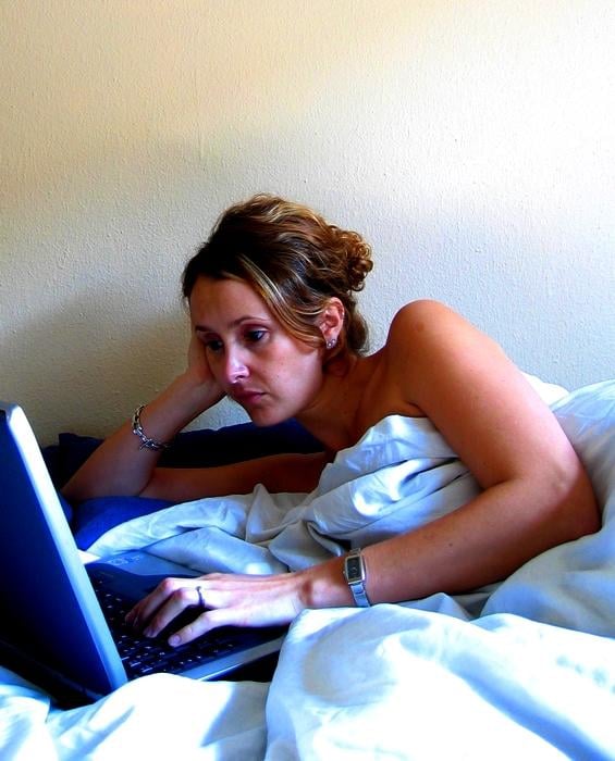 Zakupy online: tablety, telefony, aparaty nawet do 50% taniej za oceanem