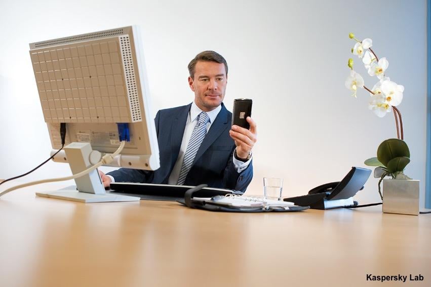 Uważaj na smartfony swoich pracowników!