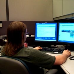 Informatyk nie musi być poliglotą, nie musi nawet kończyć studiów