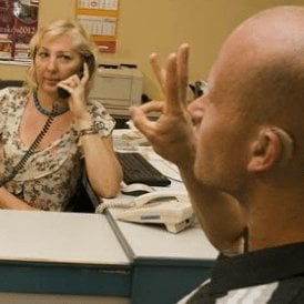 Sieciowy tłumacz języka migowego w polskich urzedach