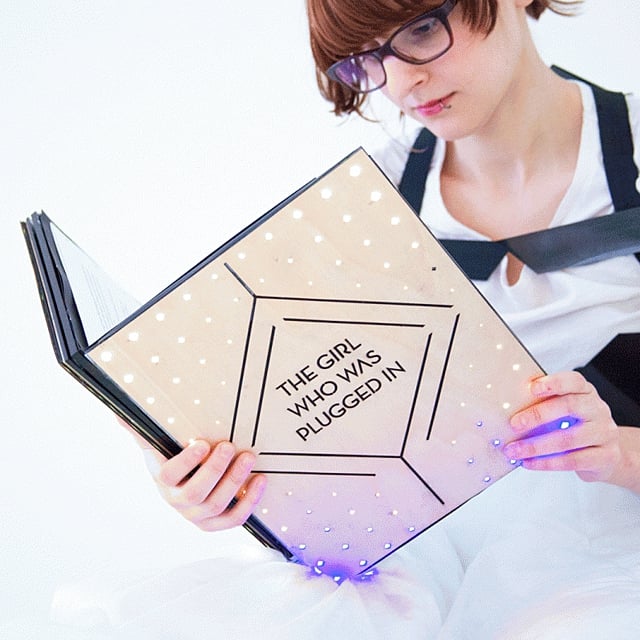 Papierowa książka z bardzo niezwykłą okładką