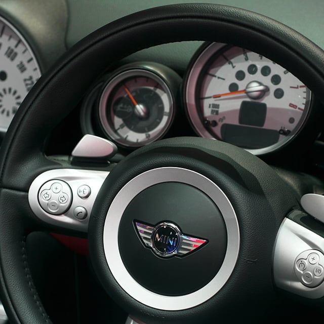 Funkcje dodatkowe w samochodach po ściągnieciu płatnej aplikacji