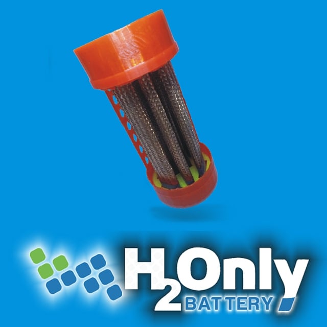 Latarka zasilana wyłącznie wodą