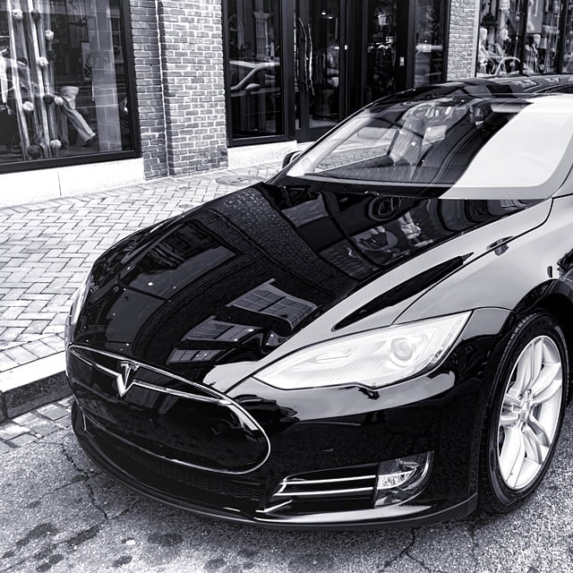 Tesla S w dodatkowej, tytanowej zbroi