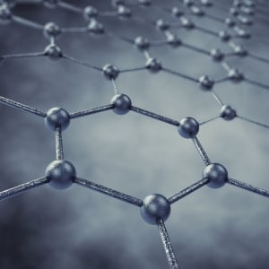 Słona woda płynąca przez grafen generuje elektryczność!
