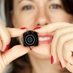 Aparat w lasce, szminka z obiektywem