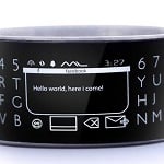 Moment – smartwatch z wygiętym ekranem i 30-dniową baterią