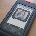 InkCase Plus: etui z ekranem e-ink na smartfona