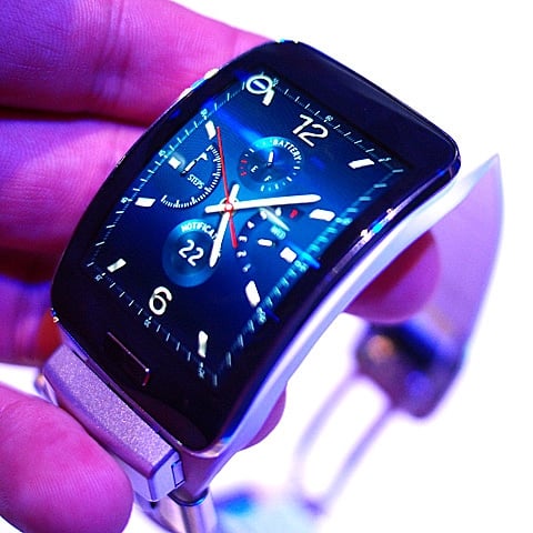 Samsung Gear S kontra LG G Watch R: pojedynek na pierwsze wrażenia