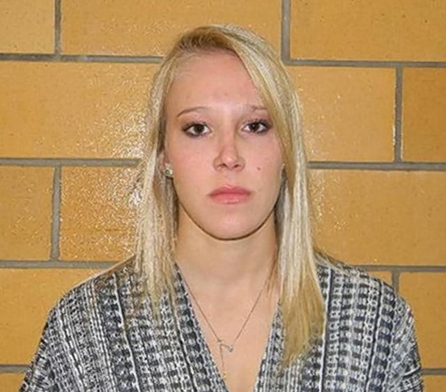 Jazda samochodem i Facebook to nie jest dobre połączenie