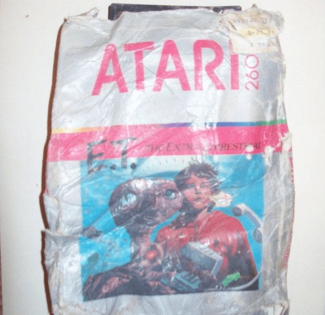 Odnalezione na pustyni kopie E.T można już kupić na eBay