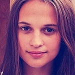 Ta dziewczyna rozkochała w sobie użytkowników Tindera…