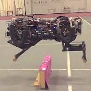 Robot “gepard” potrafi już skakać przez przeszkody