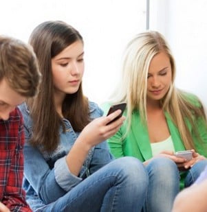 Zawstydzająca liczba osób nie potrafi żyć bez smartfona