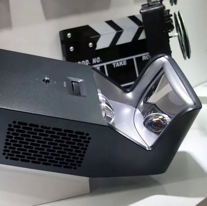 LG MiniBeam PF1000U -100 cali z odległości 38 cm!