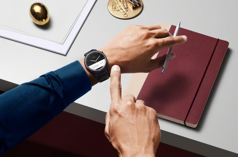 Moto 360 drugiej generacji trafia do polskich sklepów