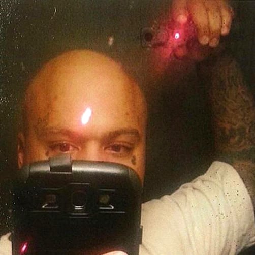 15 lat więzienia za publikację “selfika” na Facebooku