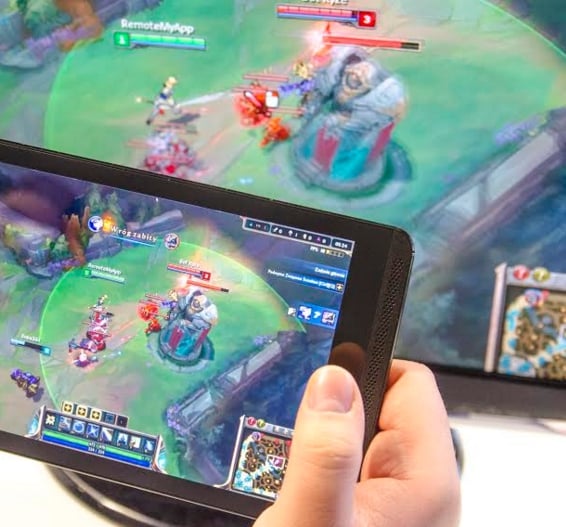 Remotr – polska apka streamująca gry z PC do smartfona