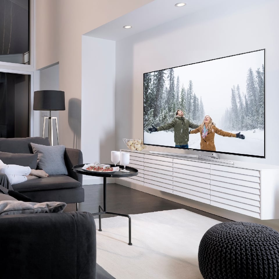 Samsung wraca do płaskich telewizorów