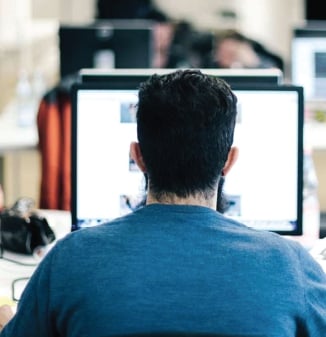 Internet w pracy – czy grożą za to konsekwencje?