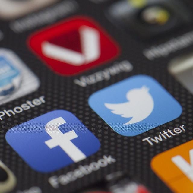 CHIP: farma 40 tysięcy trolli na polskim TT i FB