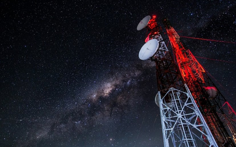 Wysłaliśmy o 1,7 mld mniej SMS-ów