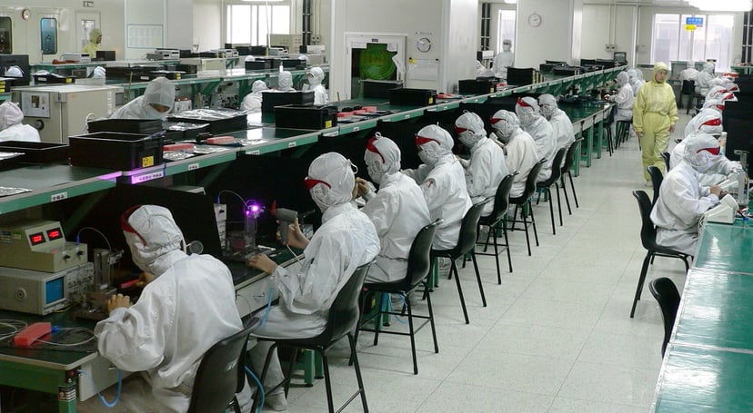 Ile Apple zarabia na każdym iPhone’ie X?